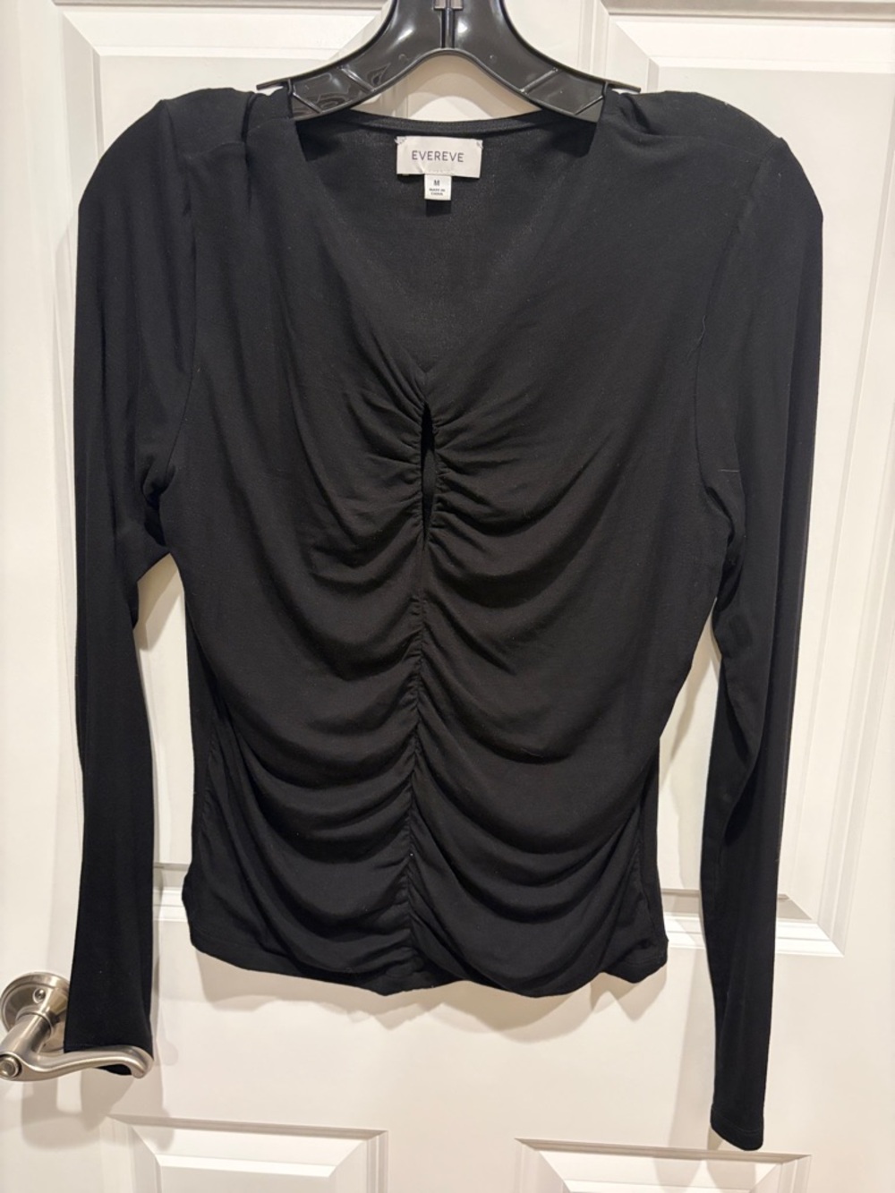 Evereve Black Ruched Center Long-Sleeve Top